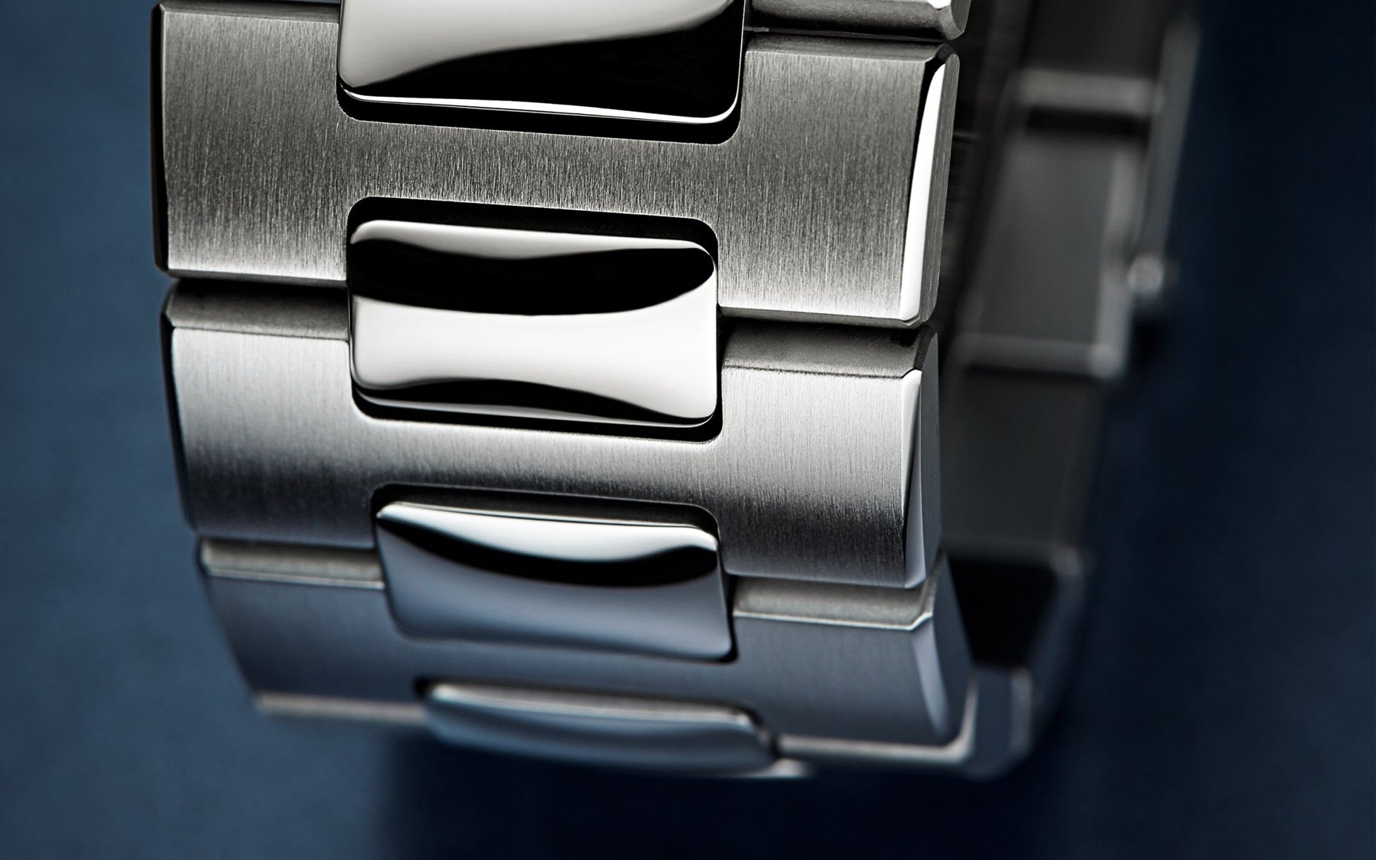 Patek Philippe | Nautilus Annual Calendar, Blue Dial - Free & Fast UAE Shipping